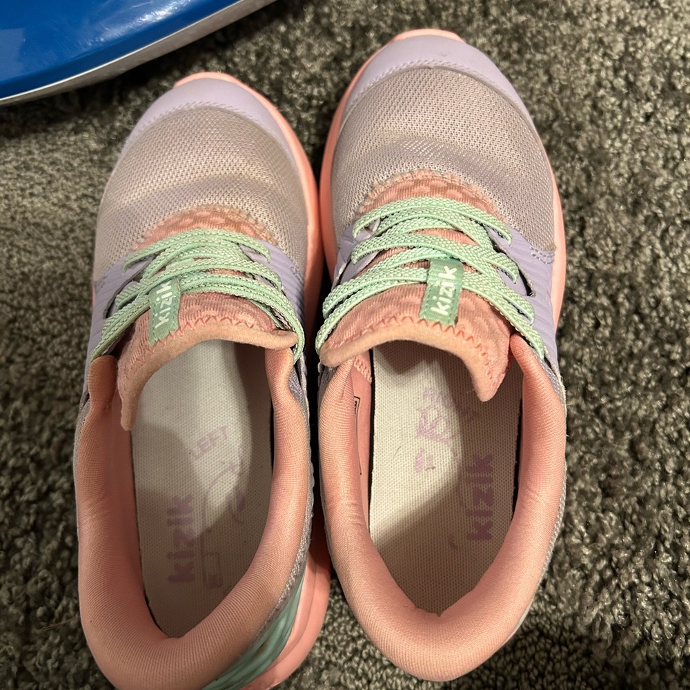 Kizik kids Anaheim sneakers